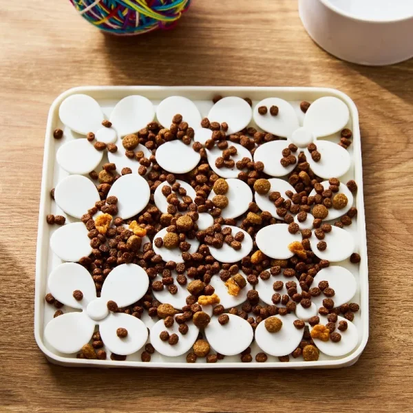 Silicone Shamrock Snuffle MaT